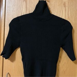 Black turtleneck sweater, medium